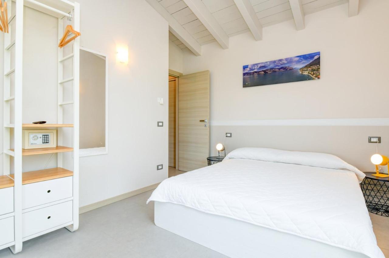 Gardaliva 5 Daire Manerba del Garda Dış mekan fotoğraf