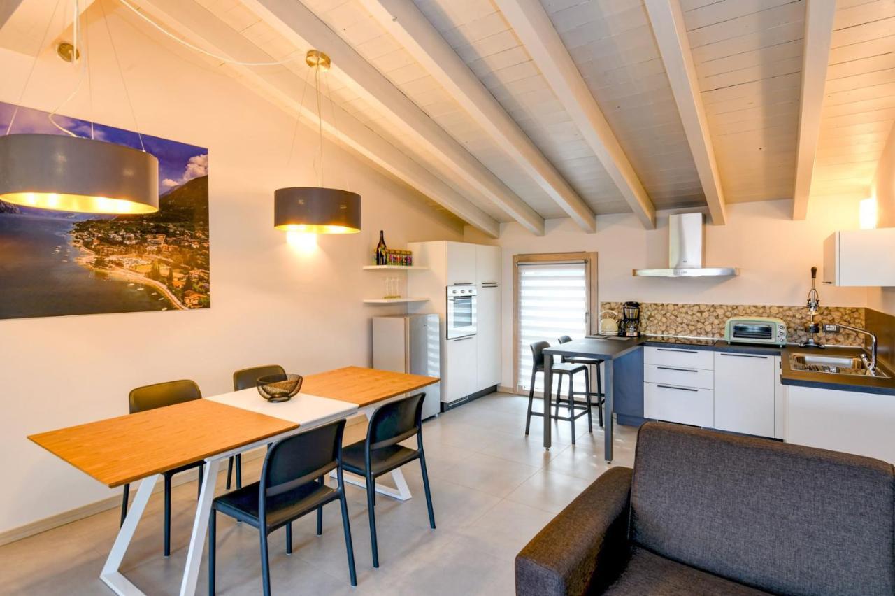 Gardaliva 5 Daire Manerba del Garda Dış mekan fotoğraf