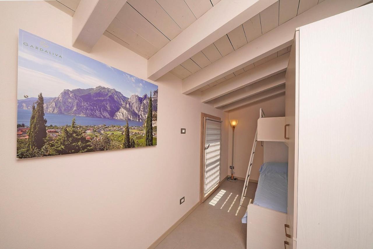 Gardaliva 5 Daire Manerba del Garda Dış mekan fotoğraf